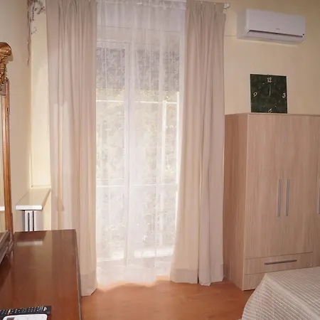 Al primo piano bed And breakfast-3