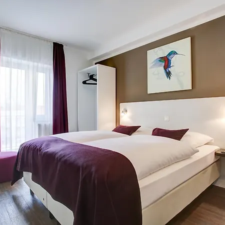 Hotel West-2