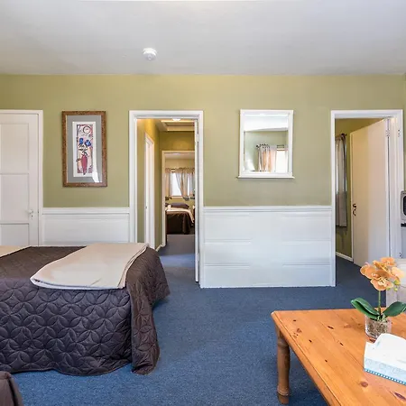 Wilshire Motel-2