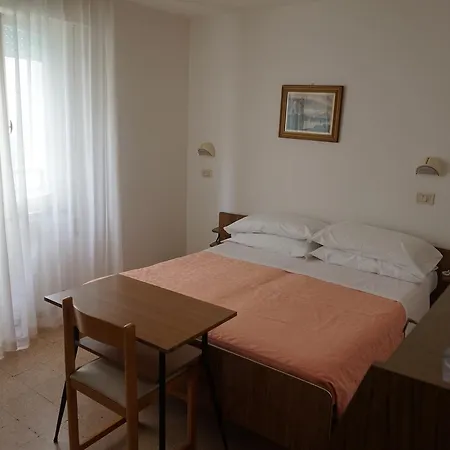 Hotel Aurora-2