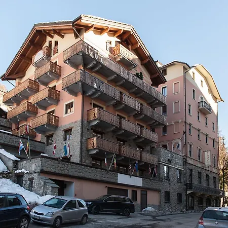 Limone Palace Aparthotel-3