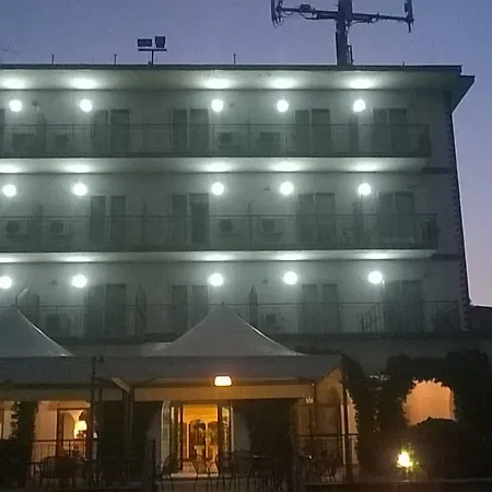 Tennis Hotel-3