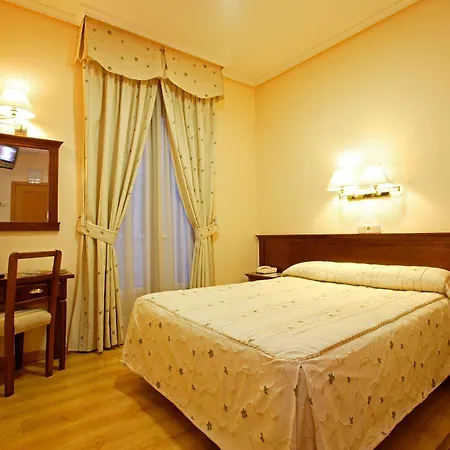 Hostal Sil & Serranos-2