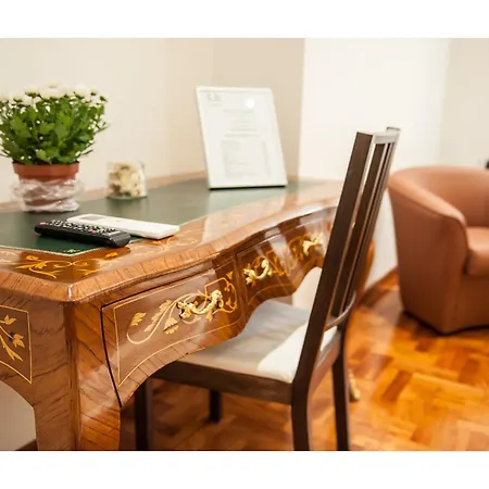 Lh Royal Suites Terrace-2