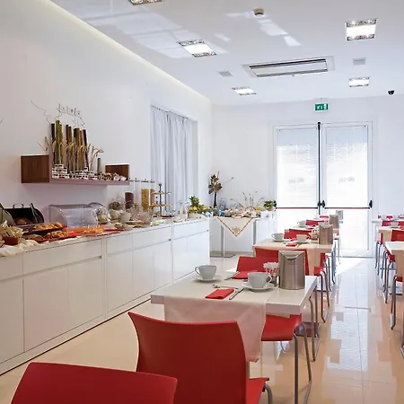 Card International Hotel-2
