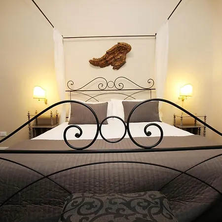 Amica Roma B&B-3