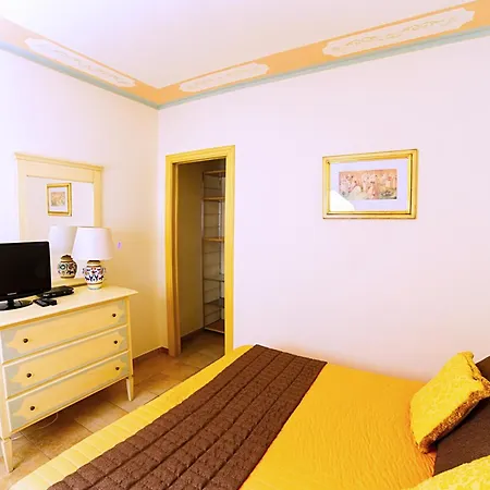Residenze L'Uncinaia Holiday House-2