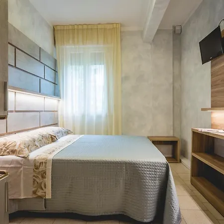 Hotel Deborah-3
