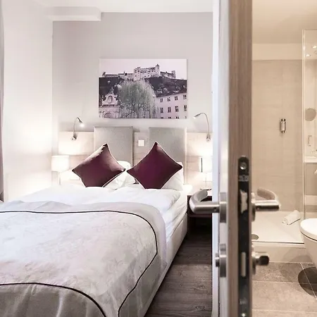 Hotel Junior By Max 70-3