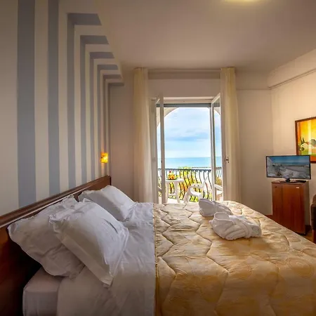 Grand Hotel Excelsior-2