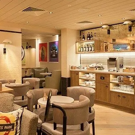 Hub By Premier Inn Lon Westminster, St James' Park-3