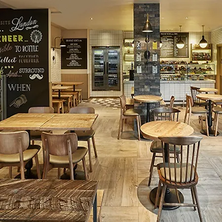 Hub By Premier Inn London Tower Bridge-3