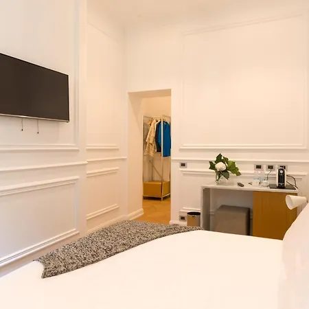 Via Chiodo Luxury Rooms-2