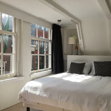 Nine Streets Inn-3