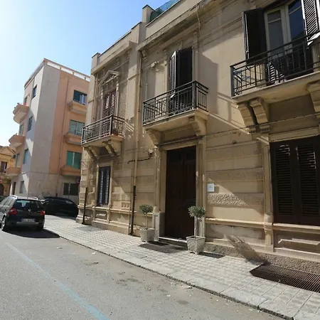 Re Ruggero Rooms-3
