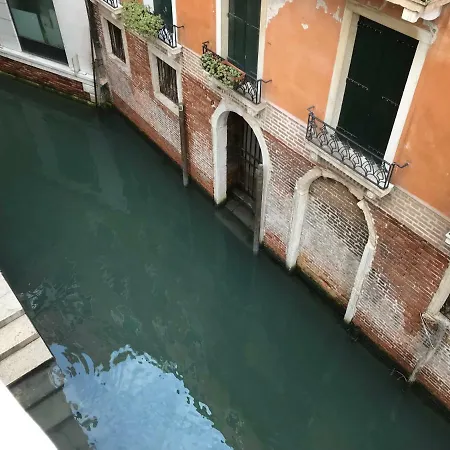 Le Due Corone Bed & Breakfast-3