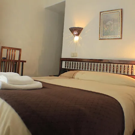 Hostal Esmeralda-2