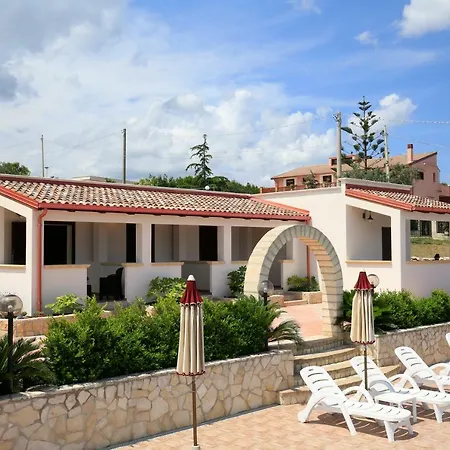 B&B Hibiscus-2