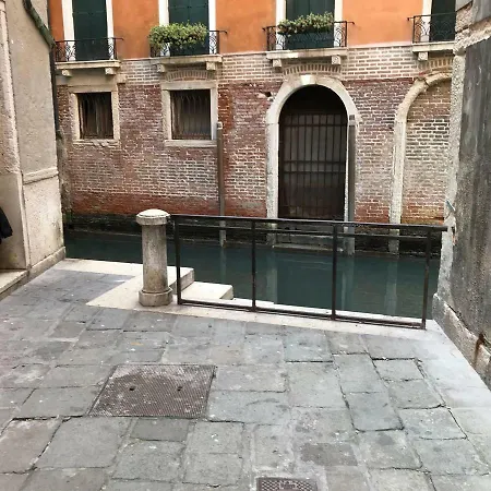 Le Due Corone Bed & Breakfast-2