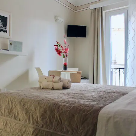 Triscele Glamour Rooms-3