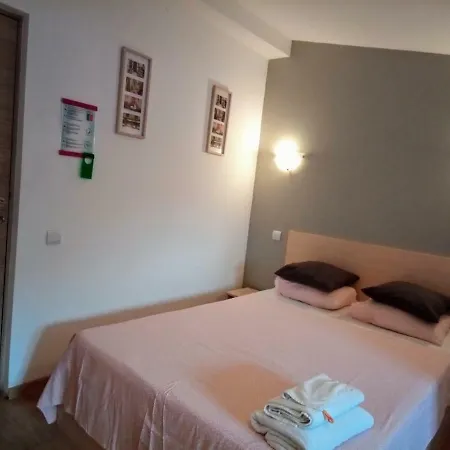 Central Guesthouse (Adults Only)-3