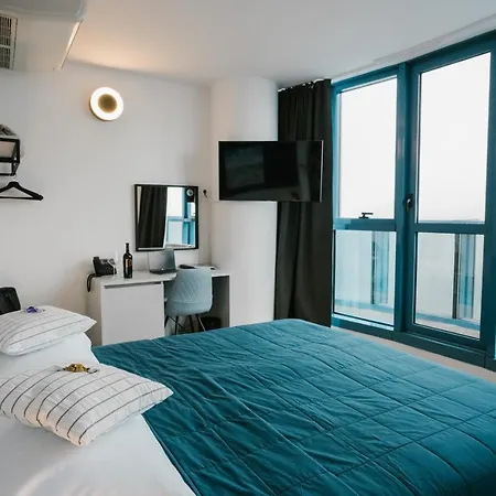Hotel Blue-3