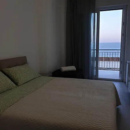 Iris Home-2