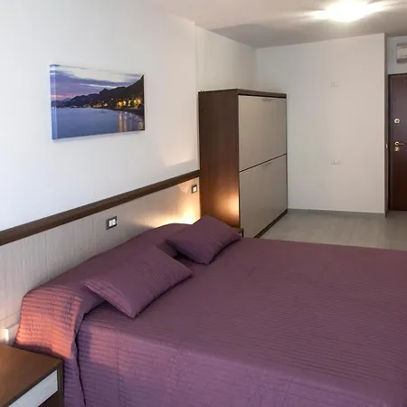 Locanda Brezza Marina camera quadrupla-2