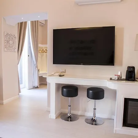 Royal Rooms Luxury Suite-3