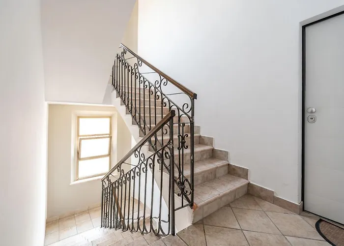 Emilia Suite Essence Modena