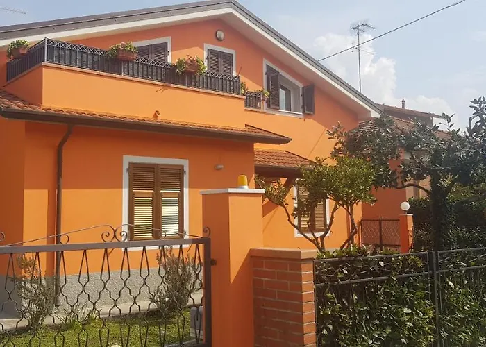 Hotel New Life Carrara