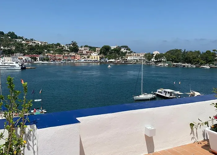 Bed and Breakfast Molo35 Ischia