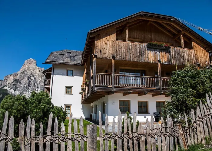Aparthotel Nei Y Suredl Nevesole Corvara In Badia