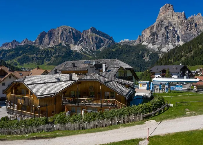 Aparthotel Nei Y Suredl Nevesole Corvara In Badia
