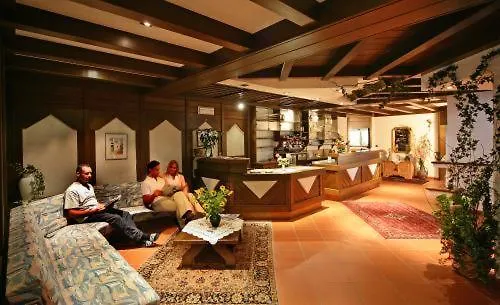 Hotel Garni Sunnleit'N Monguelfo-Tesido / Welsberg-Taisten