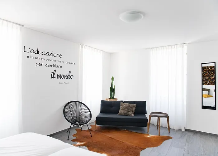 Salotto Brè - Bed&Breakfast charming rooms Lugano