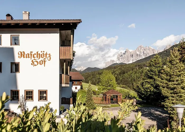 Raschoetzhof Funes 