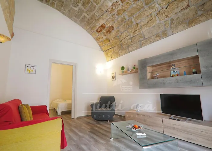 Tutti Cca Airport Rooms Terrasini