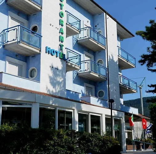 Hotel Azzurro LʼAquila