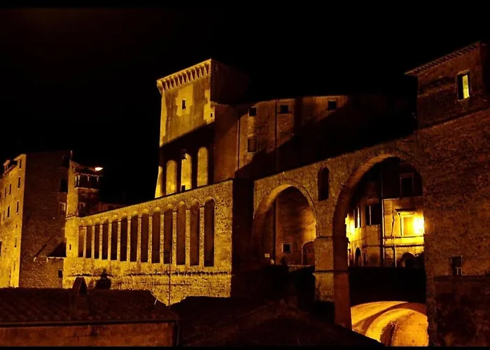 Affittacamere Licenza N.1 Presso La Magica Torre Pitigliano
