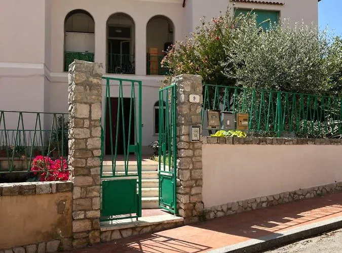 Bed And Coffee Rooms Portoferraio