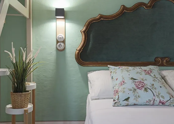 Donna Elena - Epoque Residence Asti
