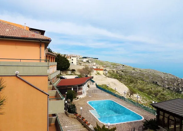 B&B Angela Monte SantʼAngelo
