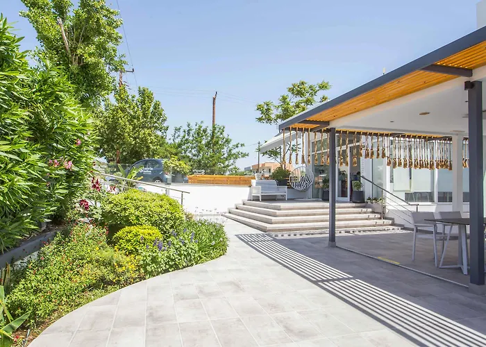 Casastavris - Aparts & Pool Suites Faliraki