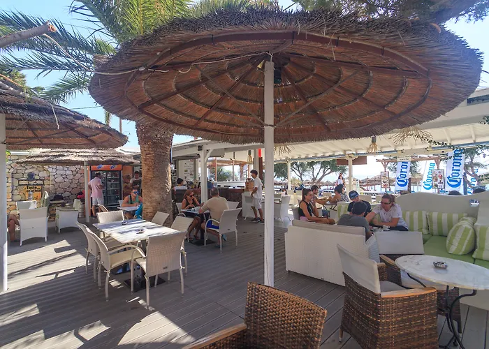 Sellada Beach Perissa 
