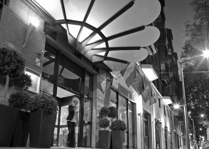 Aparthotel Warwick Reine Astrid - Lione