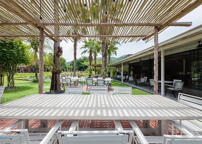 Naina Resort&Spa - SHA Extra Plus Patong