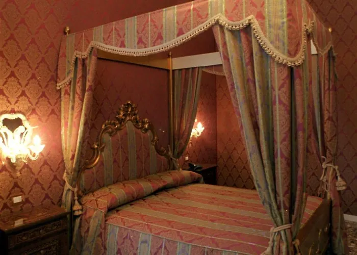 Casa Pisani Canal Venezia