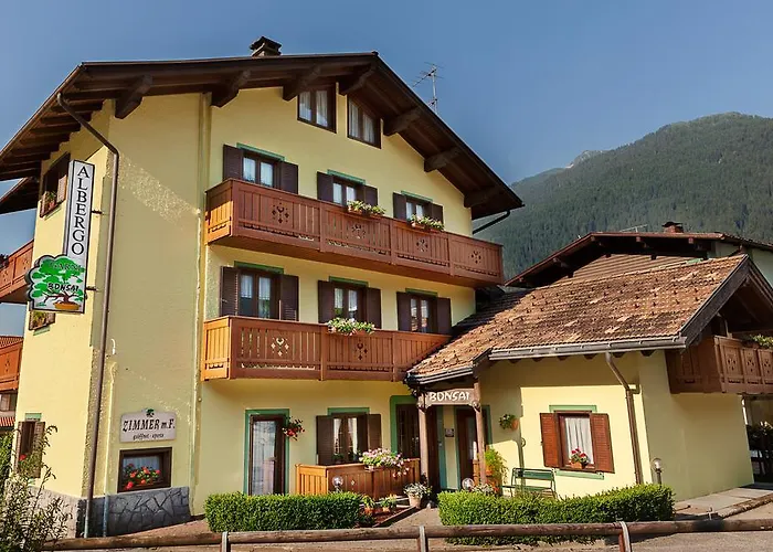 Bed and Breakfast Garnì Bonsai Pinzolo