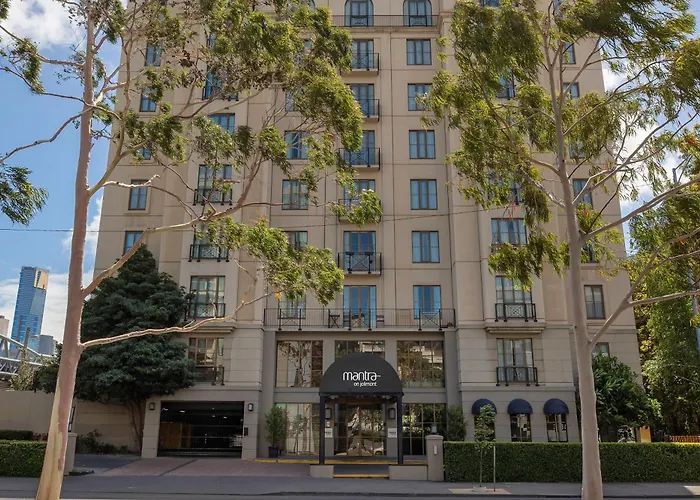 Aparthotel Mantra on Jolimont Melbourne